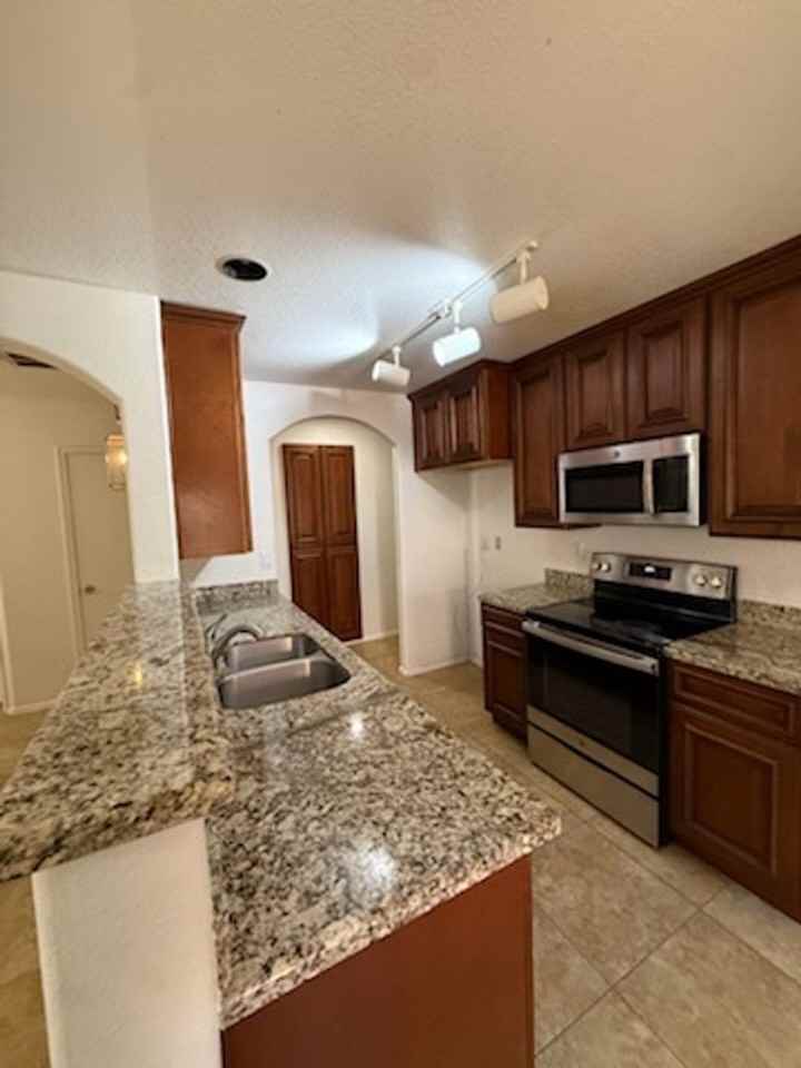 1704 E Los Alamos St - Photo 2 of 26