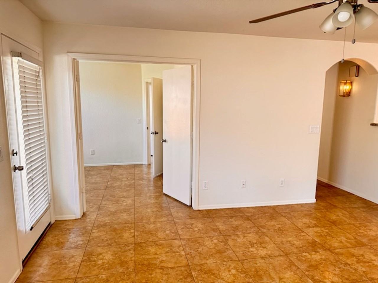 1704 E Los Alamos St - Photo 4 of 26