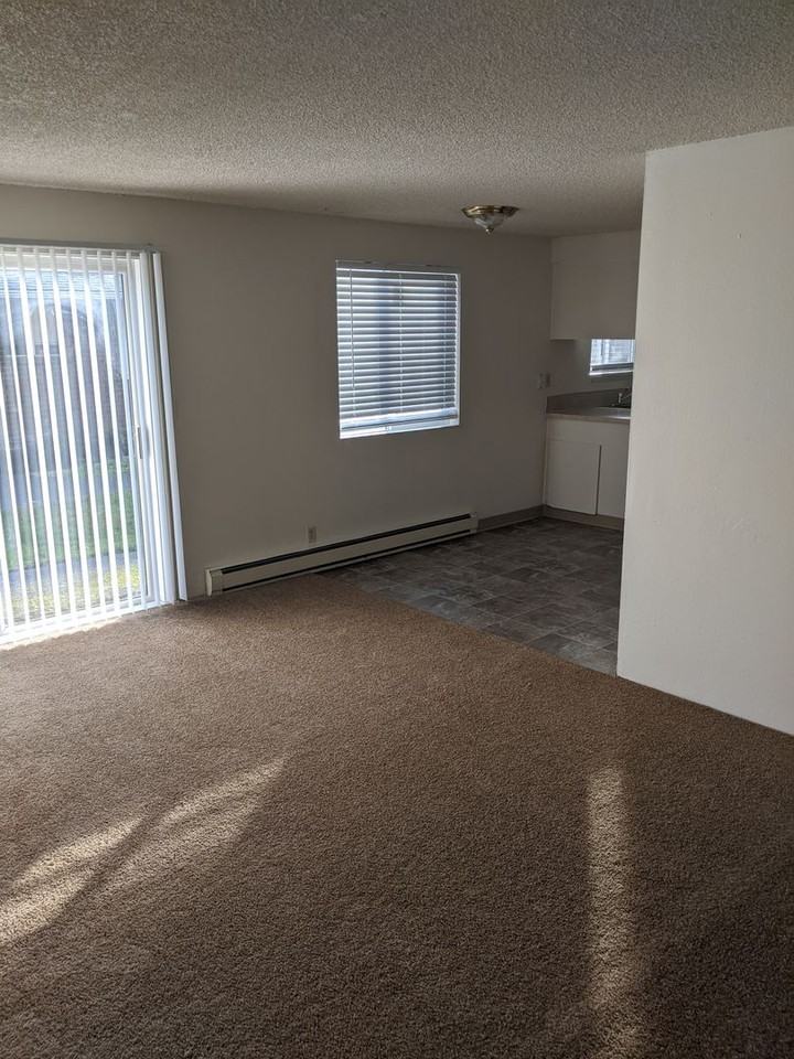 742 32nd Ave Se #6 - Photo 4 of 12