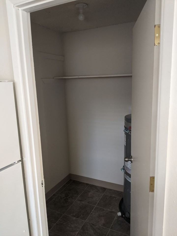 742 32nd Ave Se #6 - Photo 7 of 12