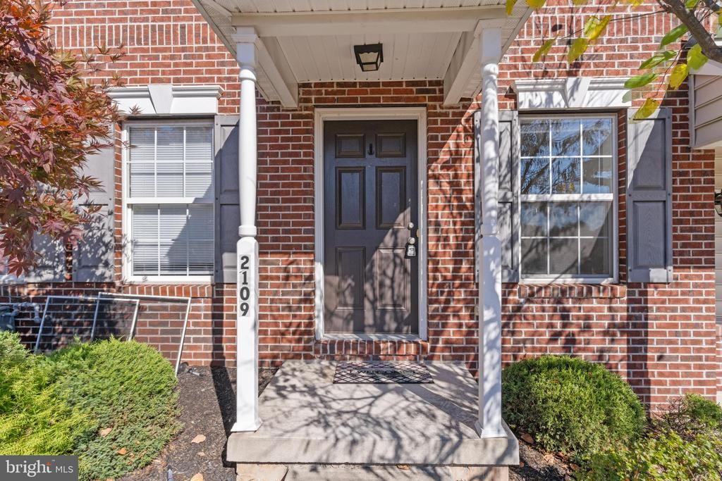 2109 Hayward Ave - Photo 2 of 31