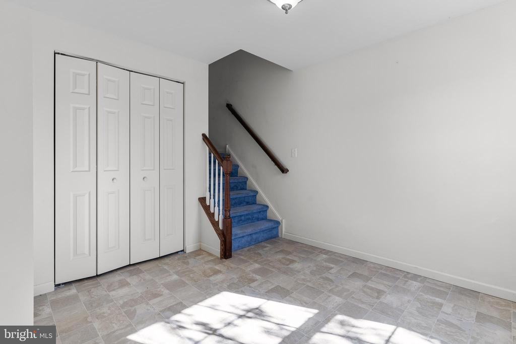 2109 Hayward Ave - Photo 3 of 31