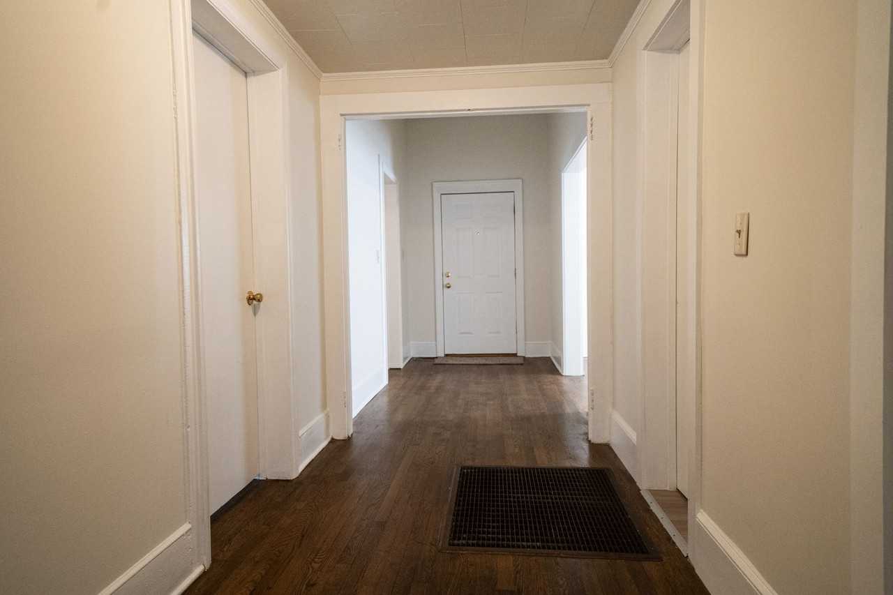 238 Franklin Ave Nw - Photo 7 of 20