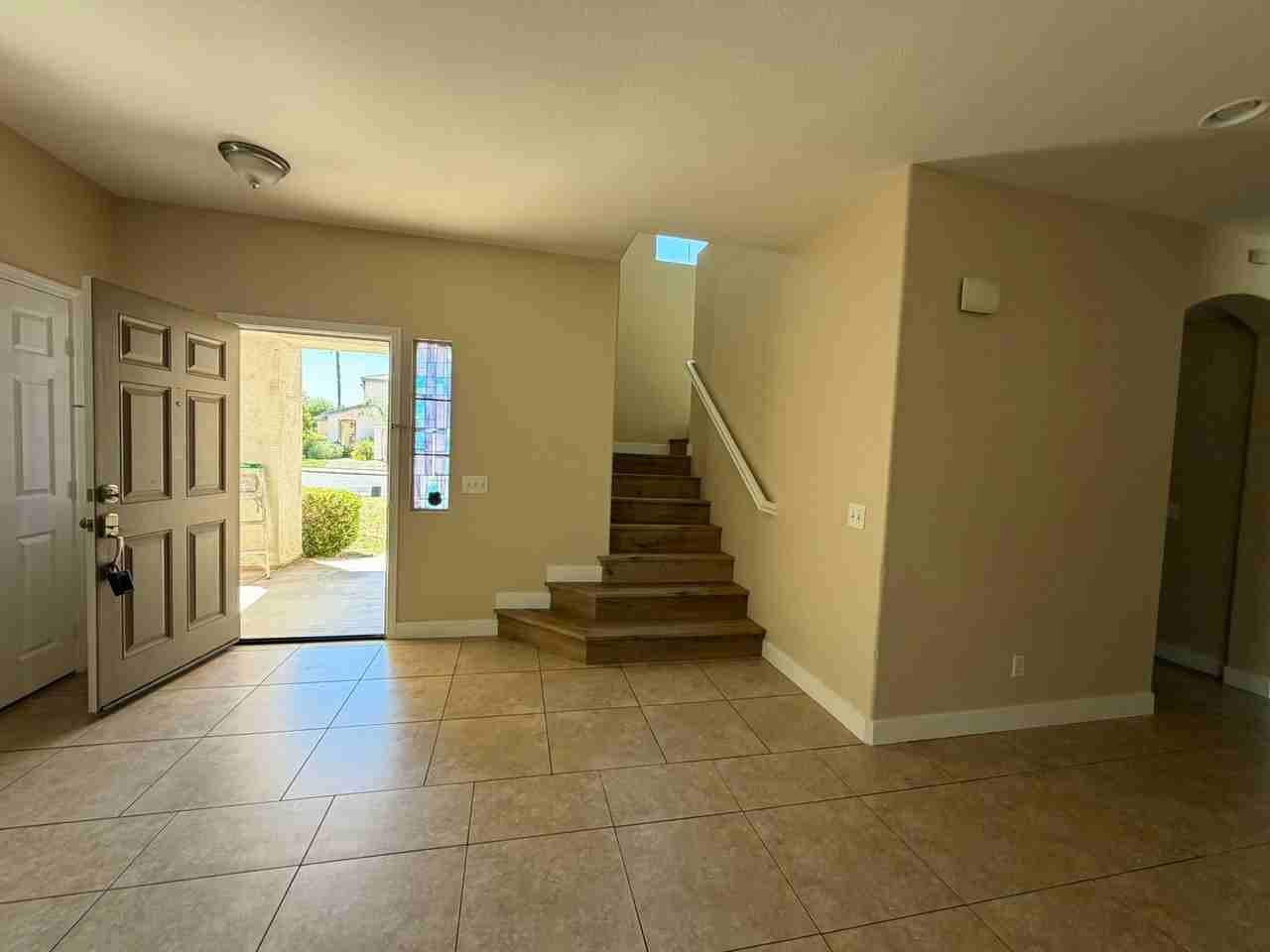16060 Edgewater Ln - Photo 3 of 18