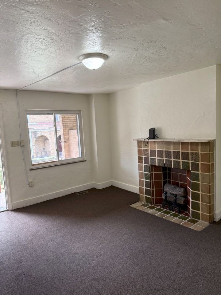 416 Oakland Ave #4 - Photo 4 of 17