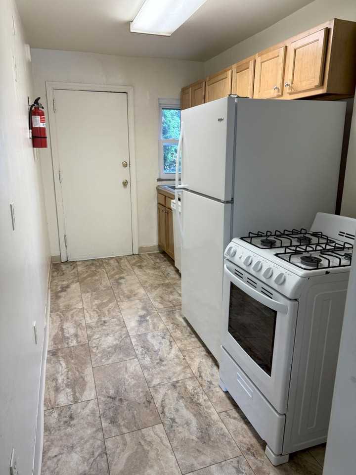 416 Oakland Ave #4 - Photo 7 of 17