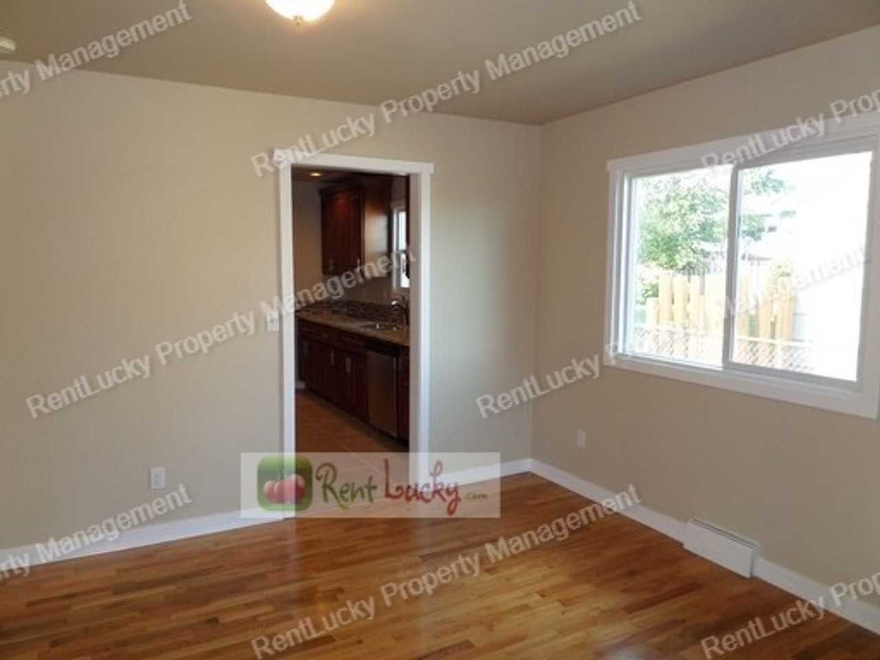 2102 N Ferdinand St - Photo 7 of 24