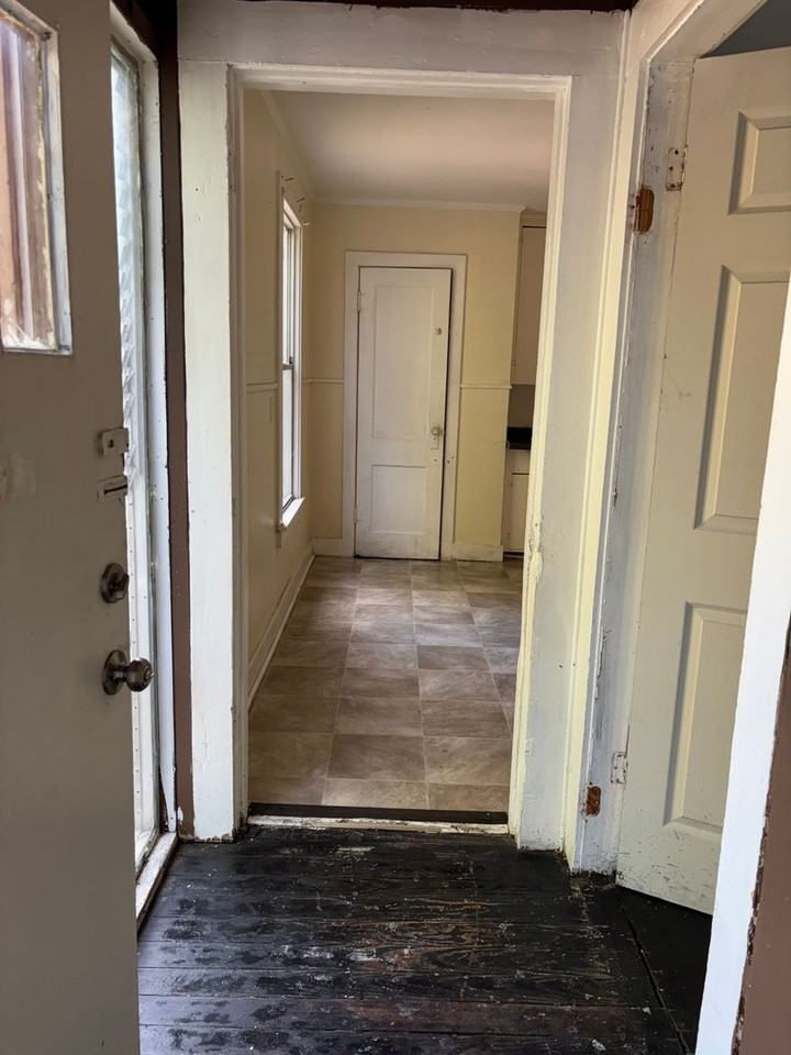 1414 Parker St - Photo 5 of 10