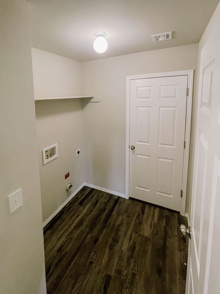 9428 Nw 122nd Ter - Photo 4 of 9