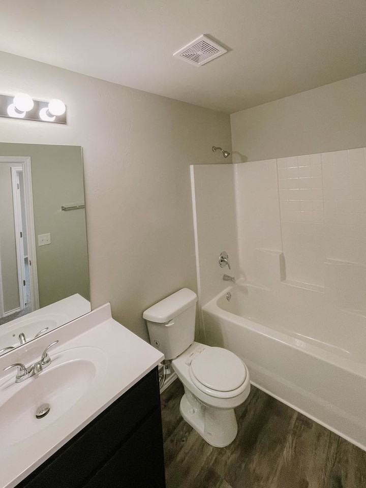 9428 Nw 122nd Ter - Photo 5 of 9