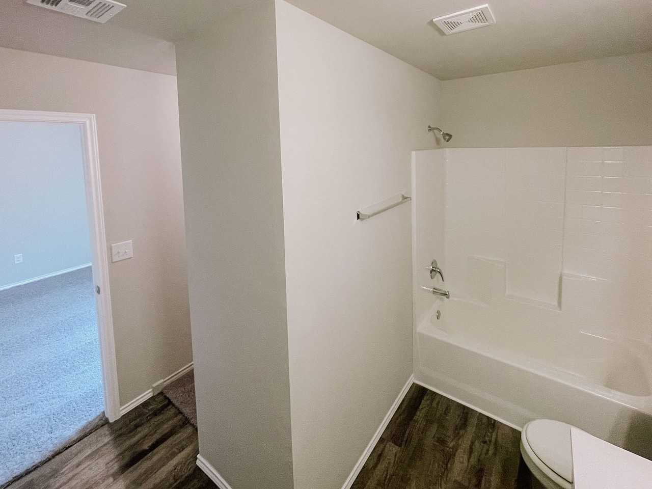9428 Nw 122nd Ter - Photo 7 of 9
