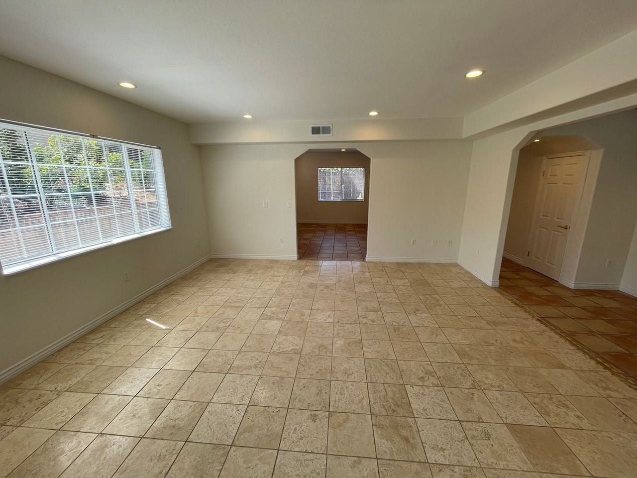 4527 Hollister Ave - Photo 7 of 37