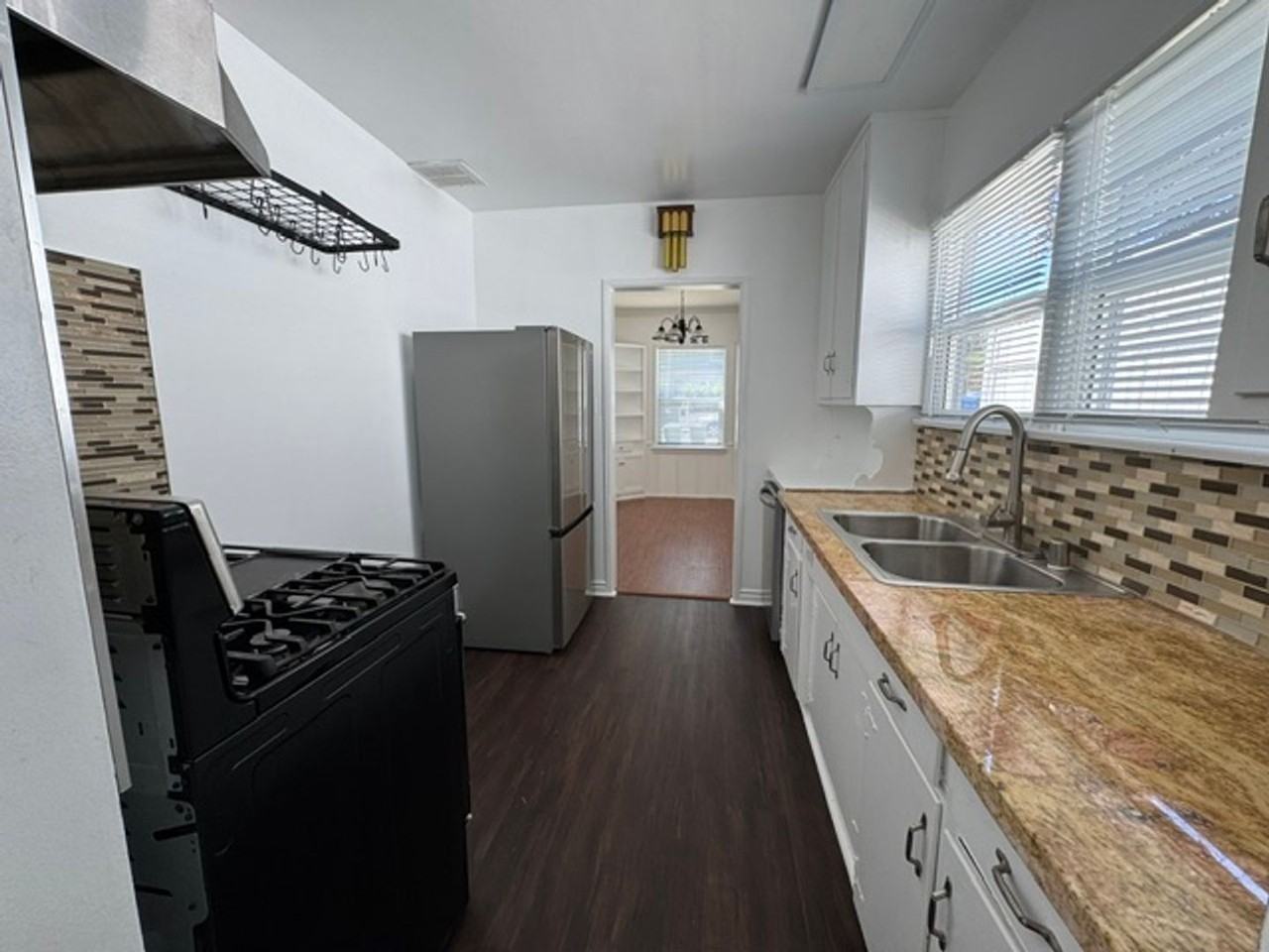 4132 Vantage Ave - Photo 5 of 23