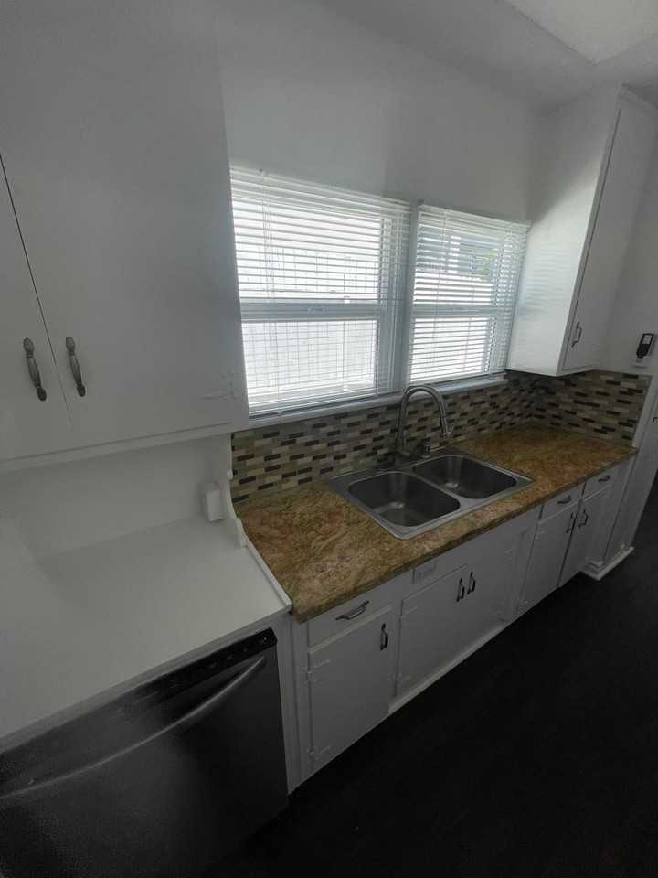 4132 Vantage Ave - Photo 6 of 23