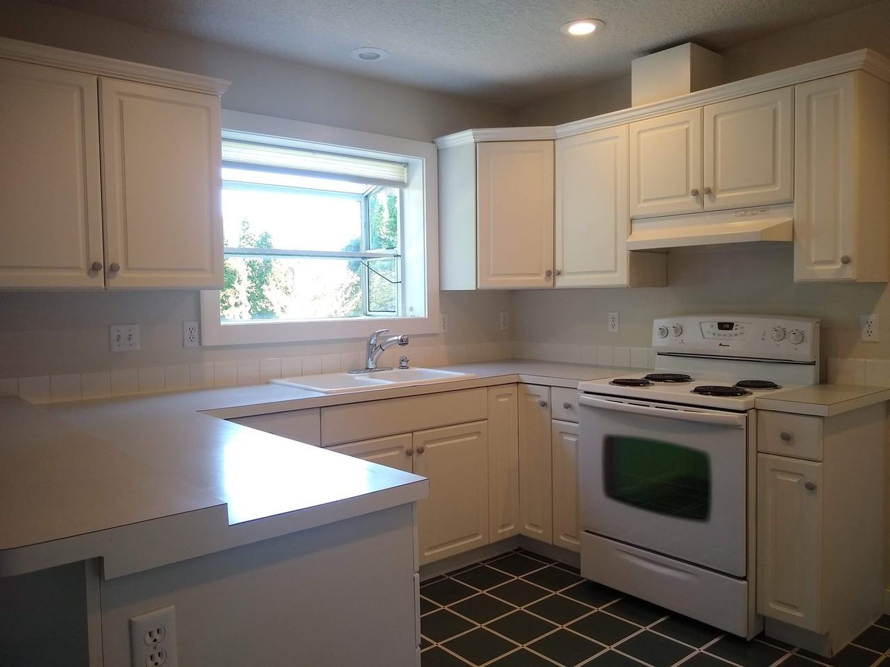 787 St Charles Place Rd - Photo 6 of 11