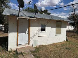 featured image of 209 1/2 Gidding St