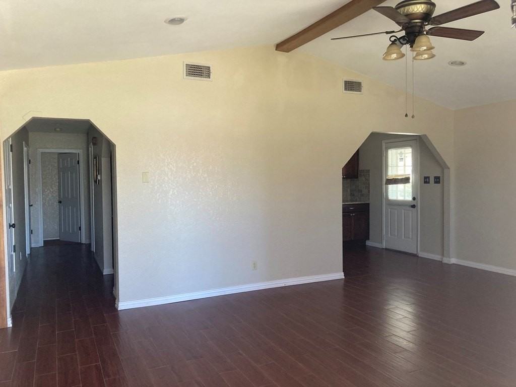 1610 Parker St - Photo 2 of 23