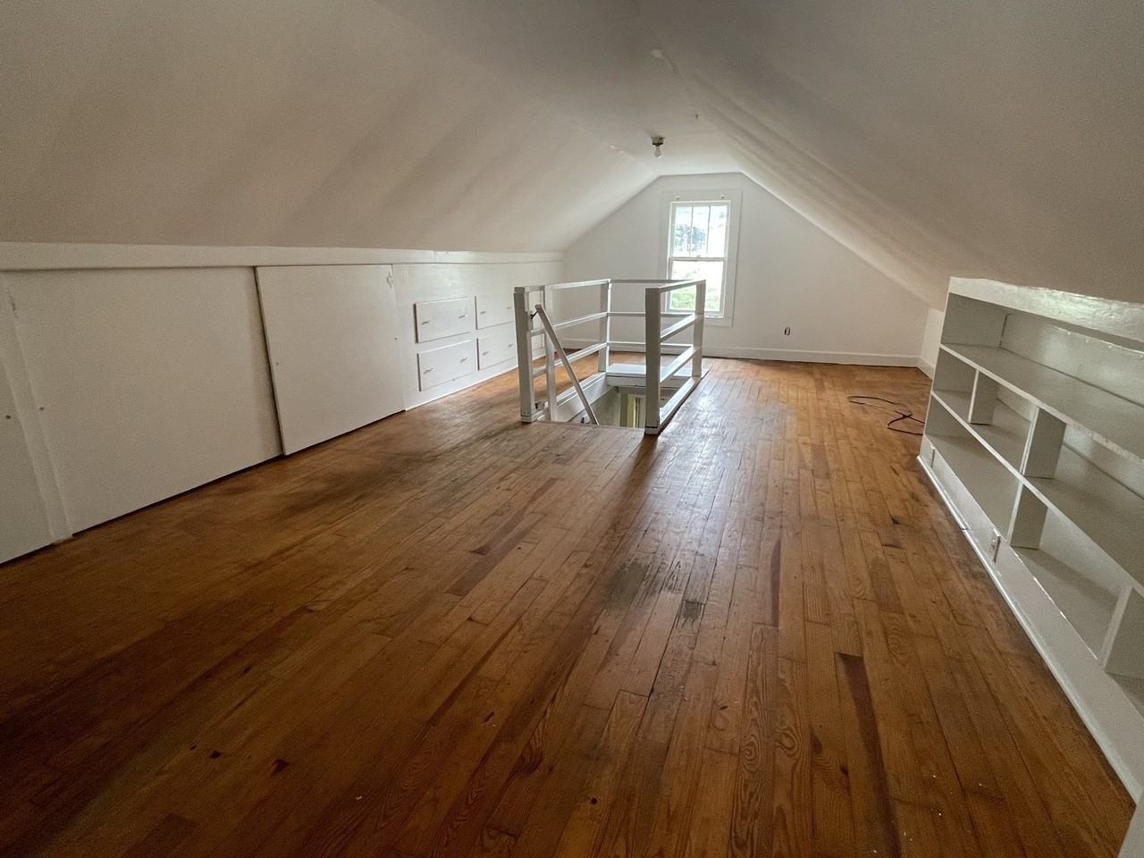 910 Ewing Blvd Apt B - Photo 2 of 5