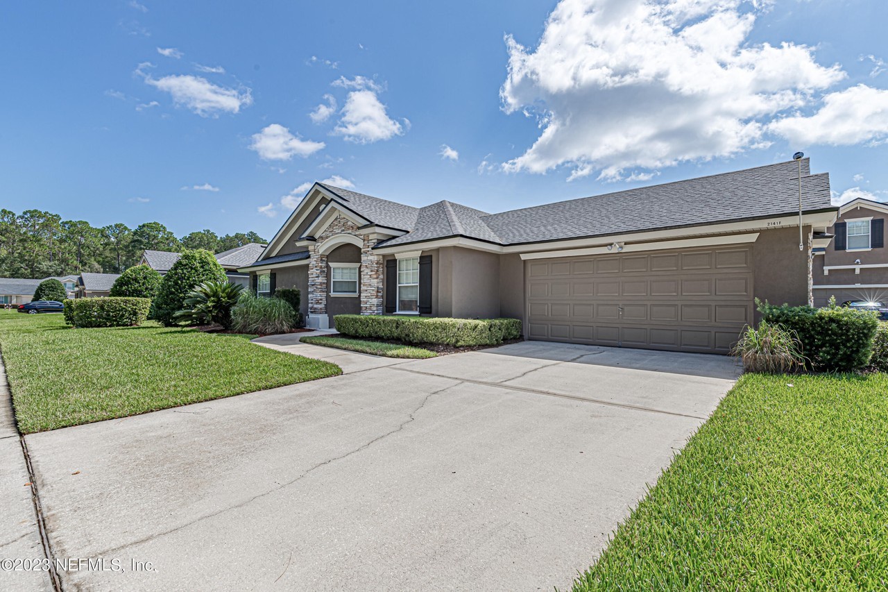 2141 Stone Creek Dr - Photo 3 of 26
