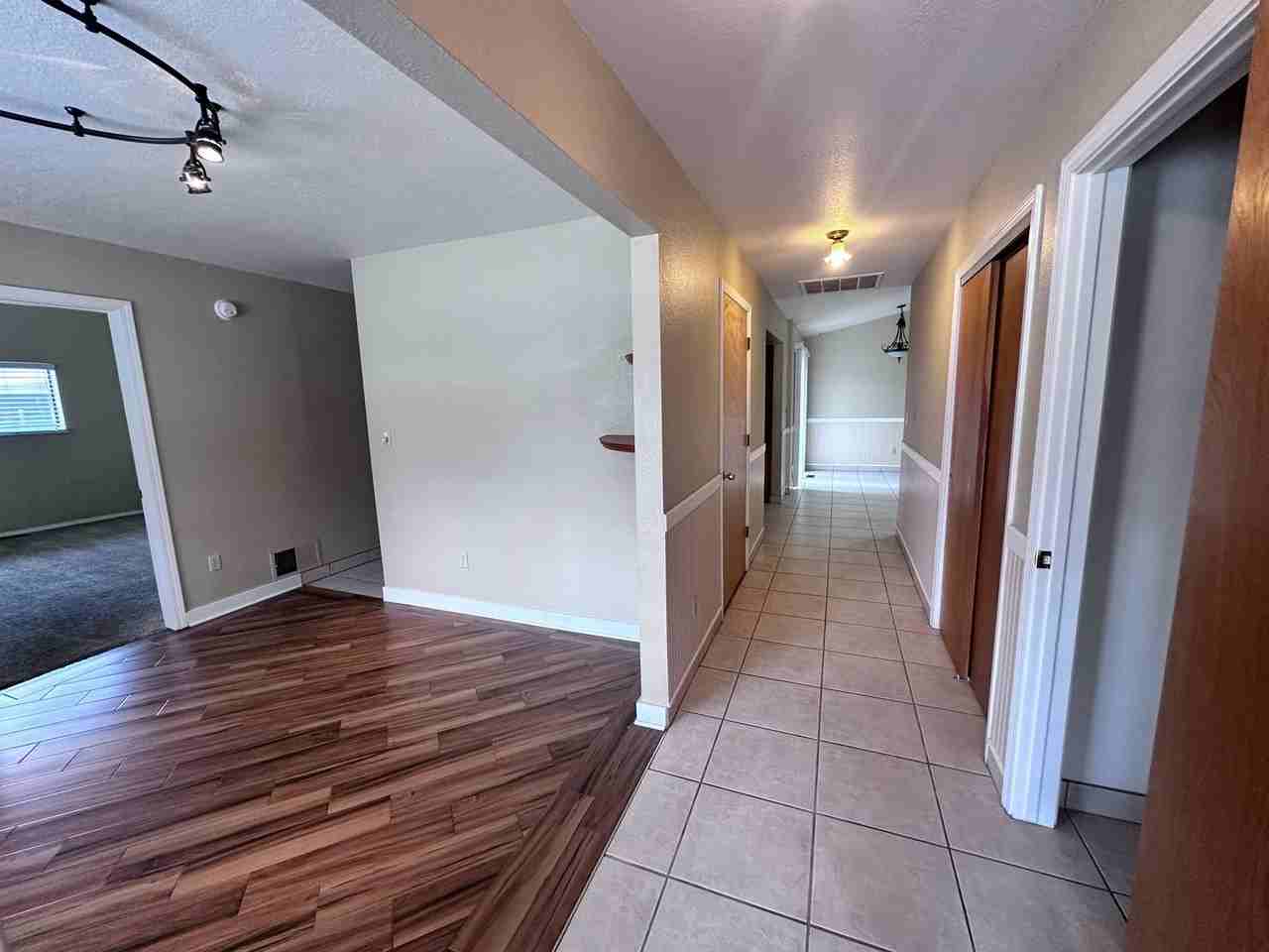 576 Citadel Way - Photo 4 of 28