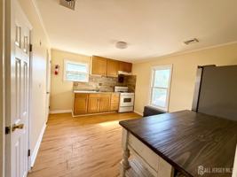 featured image of 417 John St