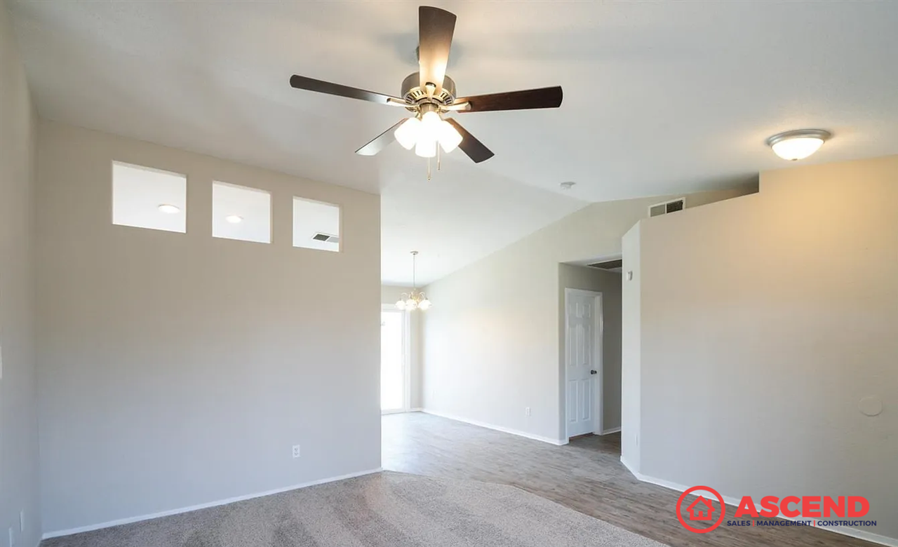 10706 Tivoli Ct - Photo 3 of 15