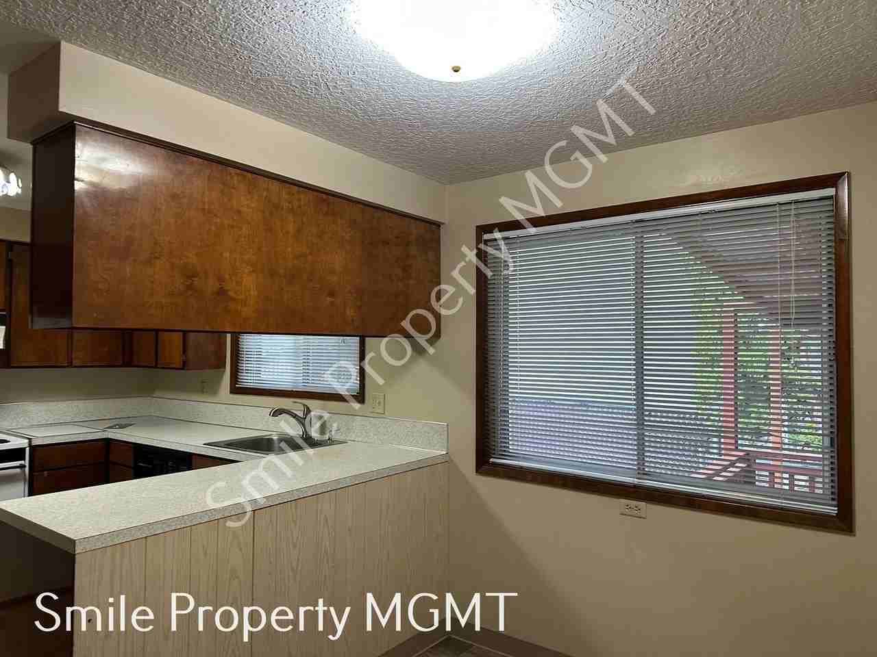 16927 Se Franklin St - Photo 6 of 20