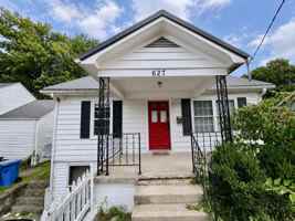 featured image of 627 Golfview Dr