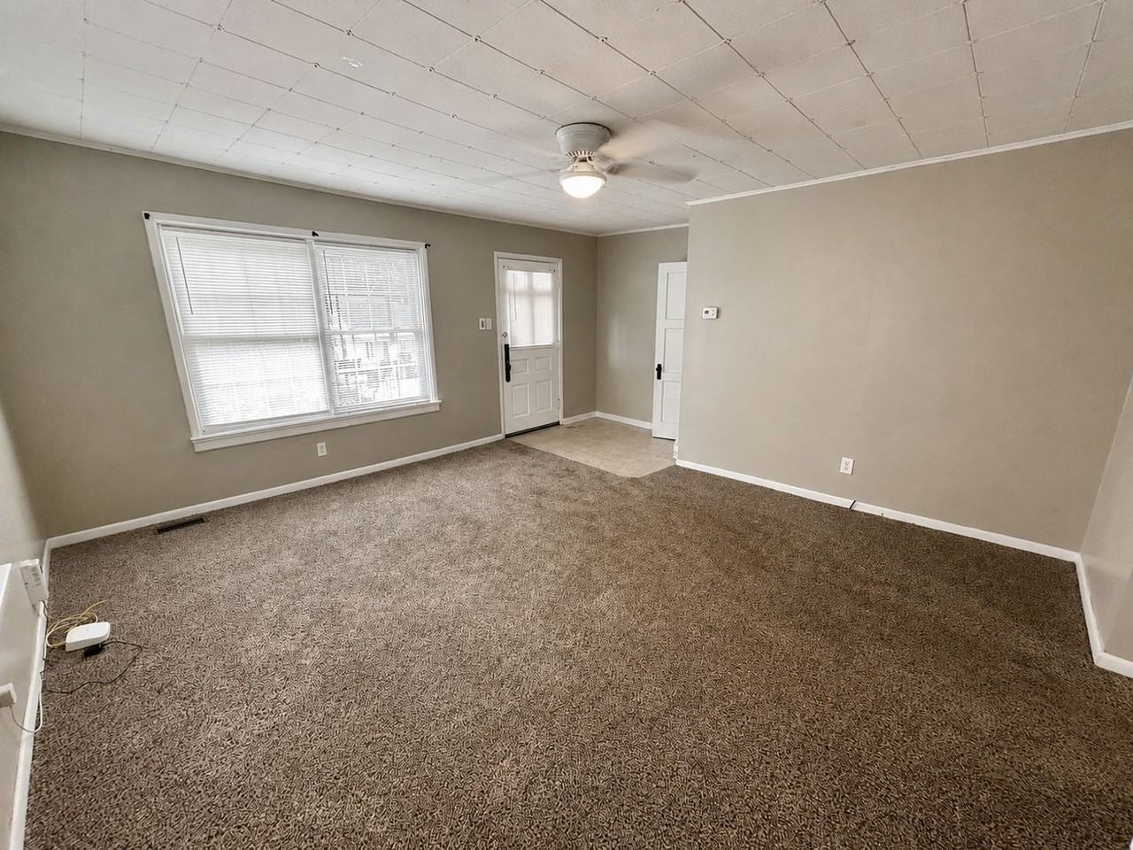 627 Golfview Dr - Photo 2 of 17