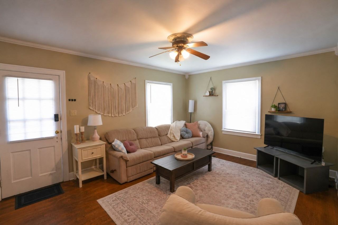 642 Golfview Dr - Photo 3 of 18