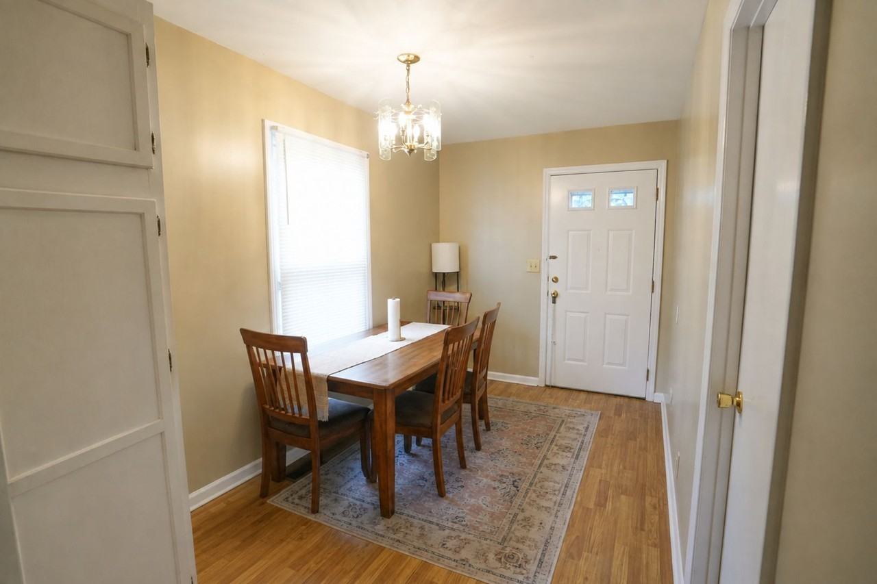 642 Golfview Dr - Photo 4 of 18