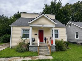 featured image of 715 Golfview Dr