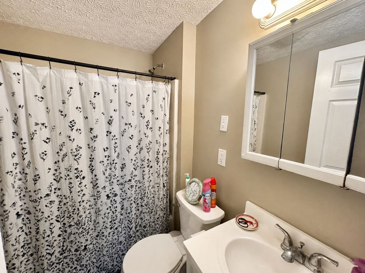715 Golfview Dr - Photo 4 of 10