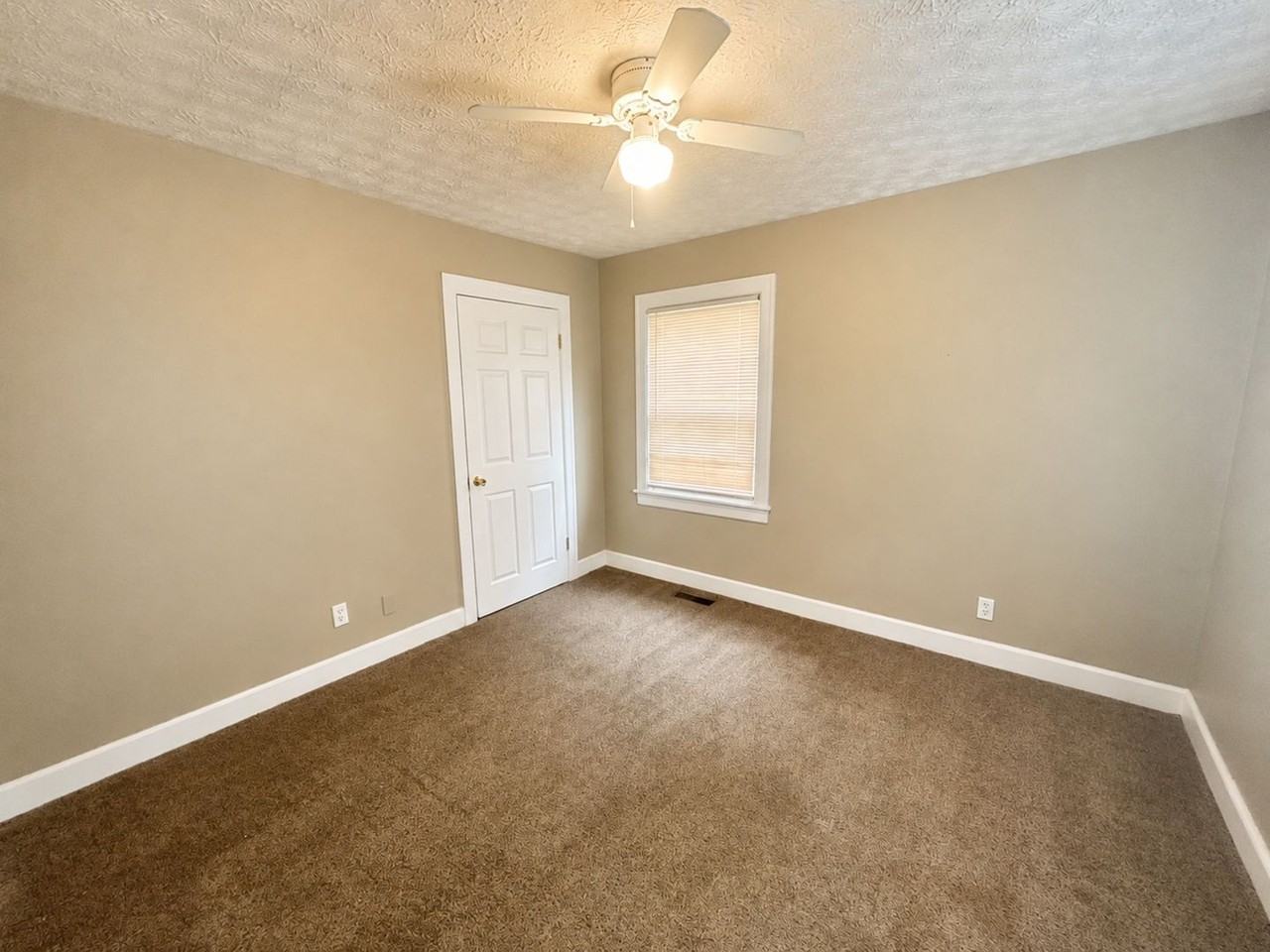 715 Golfview Dr - Photo 6 of 10