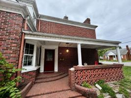 featured image of 730 Golfview Dr
