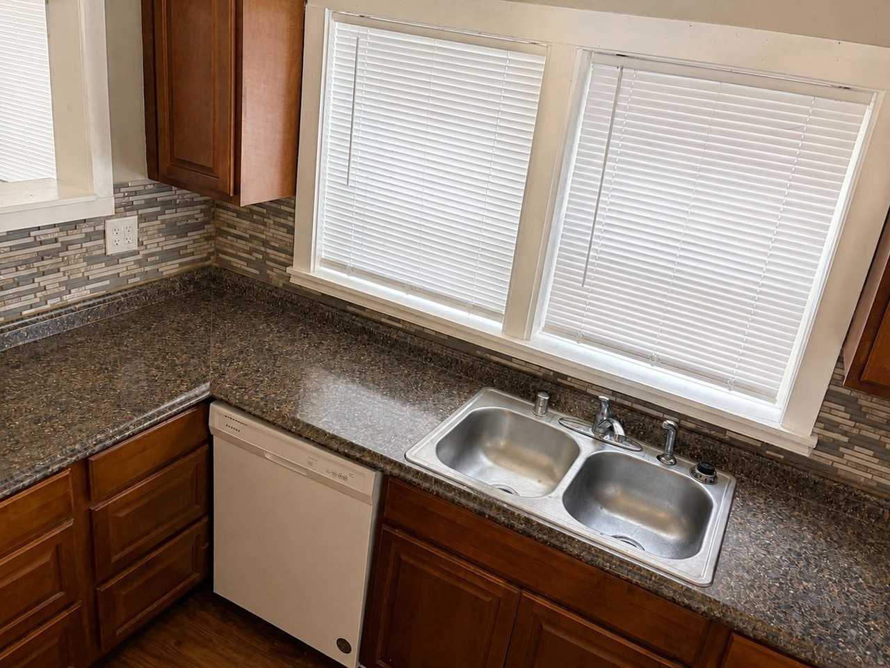 732 Golfview Dr - Photo 6 of 18