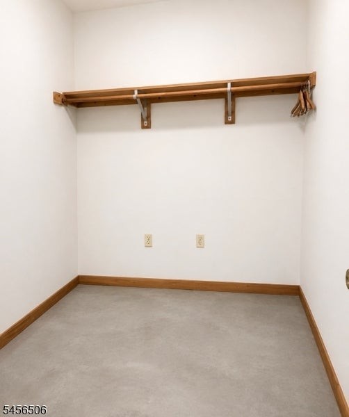 226 Maple Ave - Photo 6 of 36