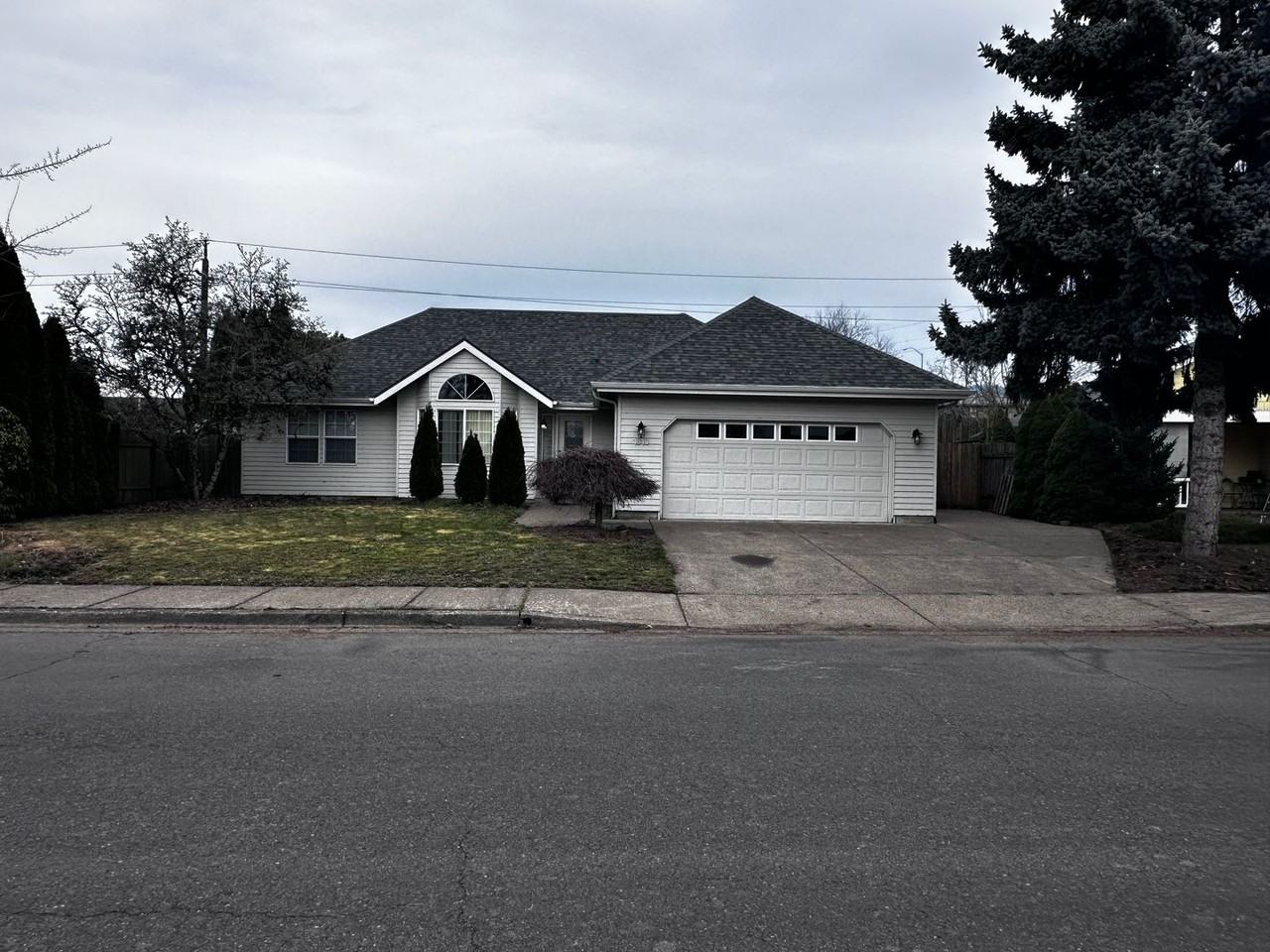 1810 Ridgley Blvd - Photo 4 of 6
