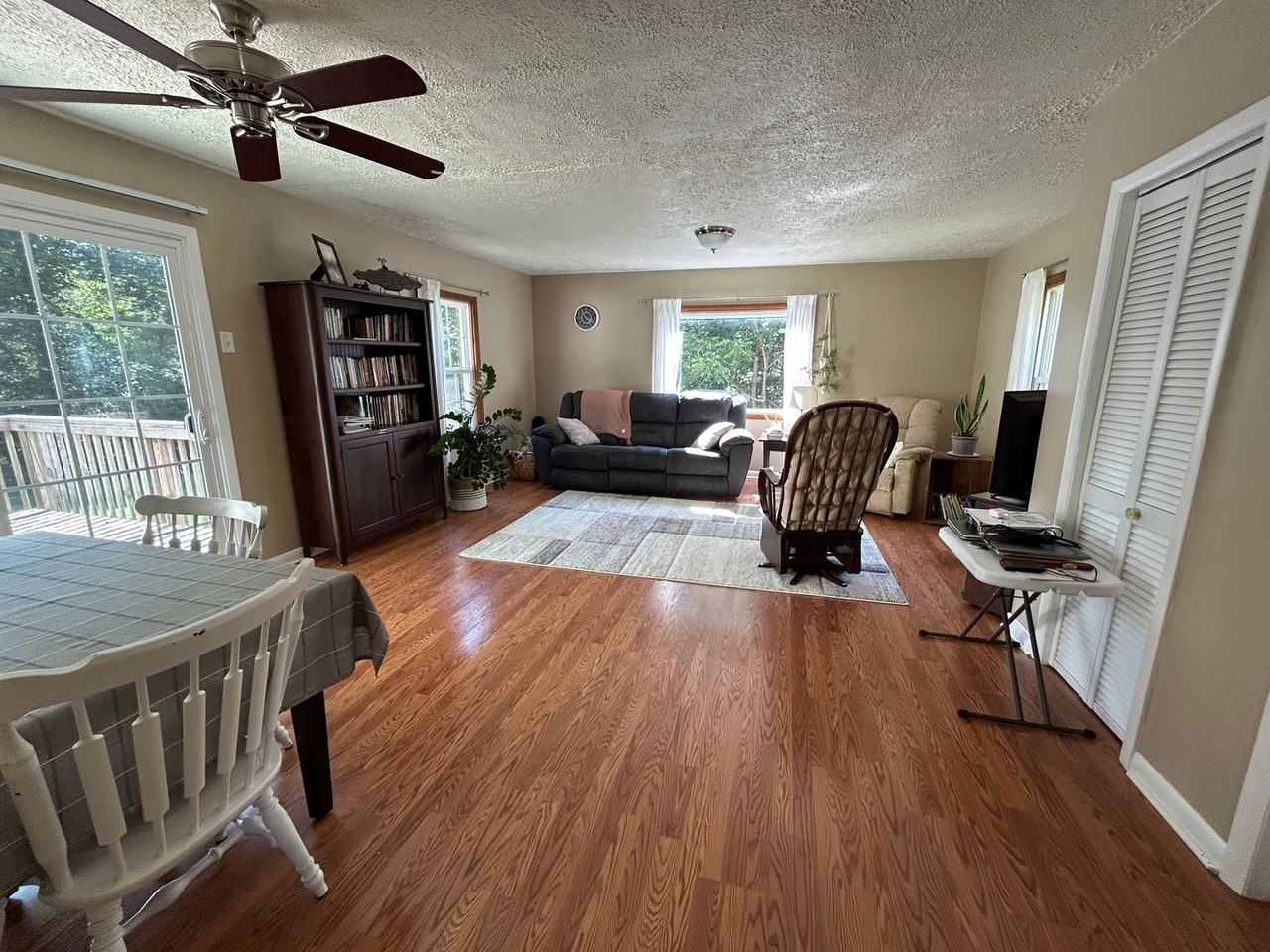156 Thomas Hill Rd - Photo 4 of 17