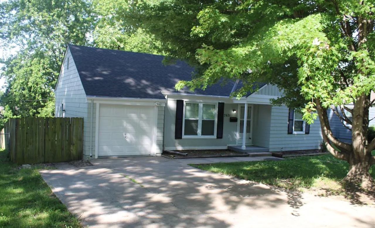 7621 Sni A Bar Rd - Photo 2 of 18