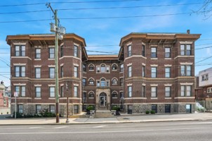 featured image of 131 S 48th St