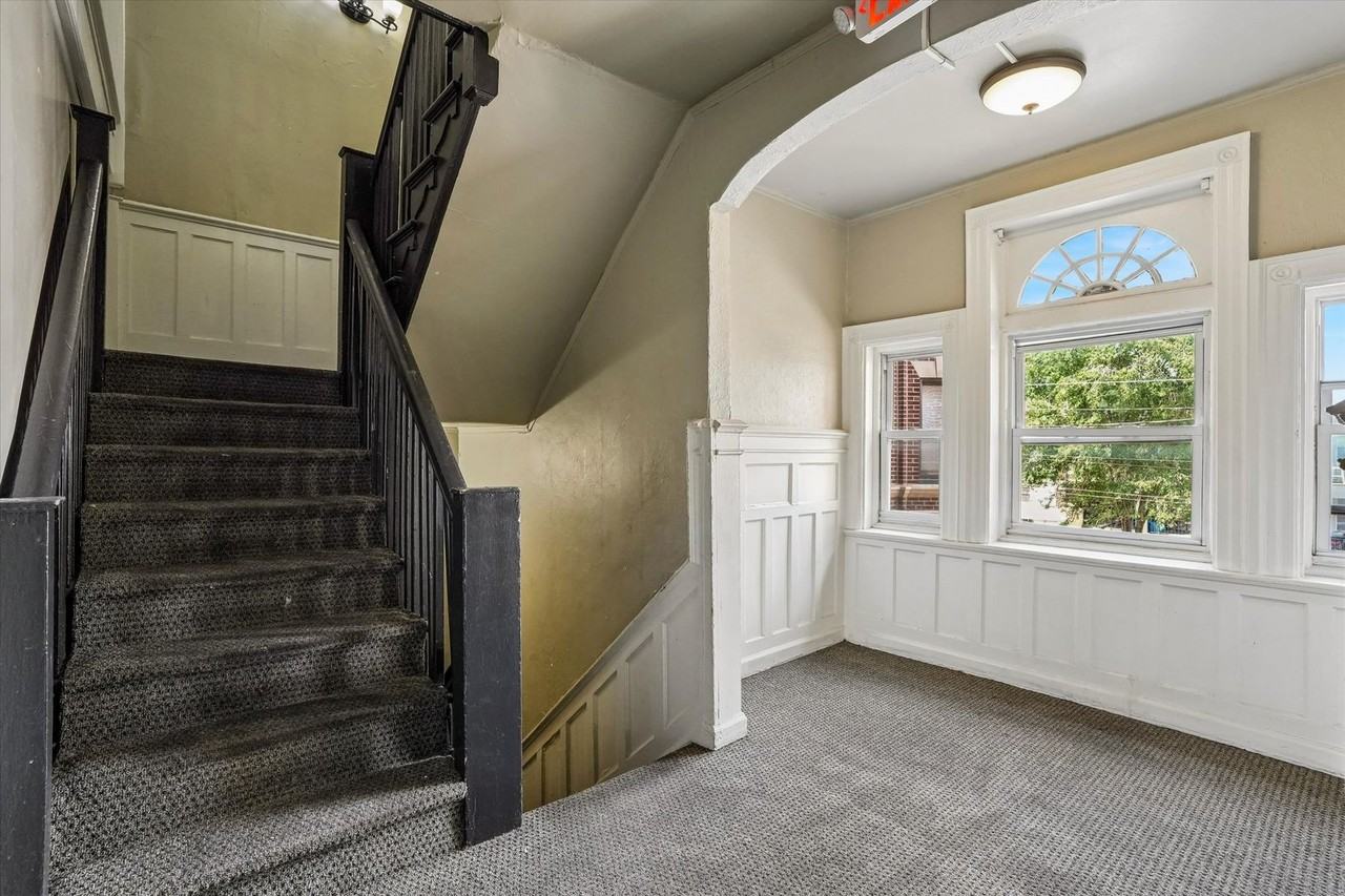 Walnut Court Apartments - Photo 5 of 21