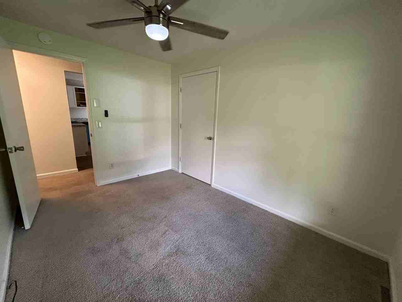 5986 Virginia Ave - Photo 6 of 9