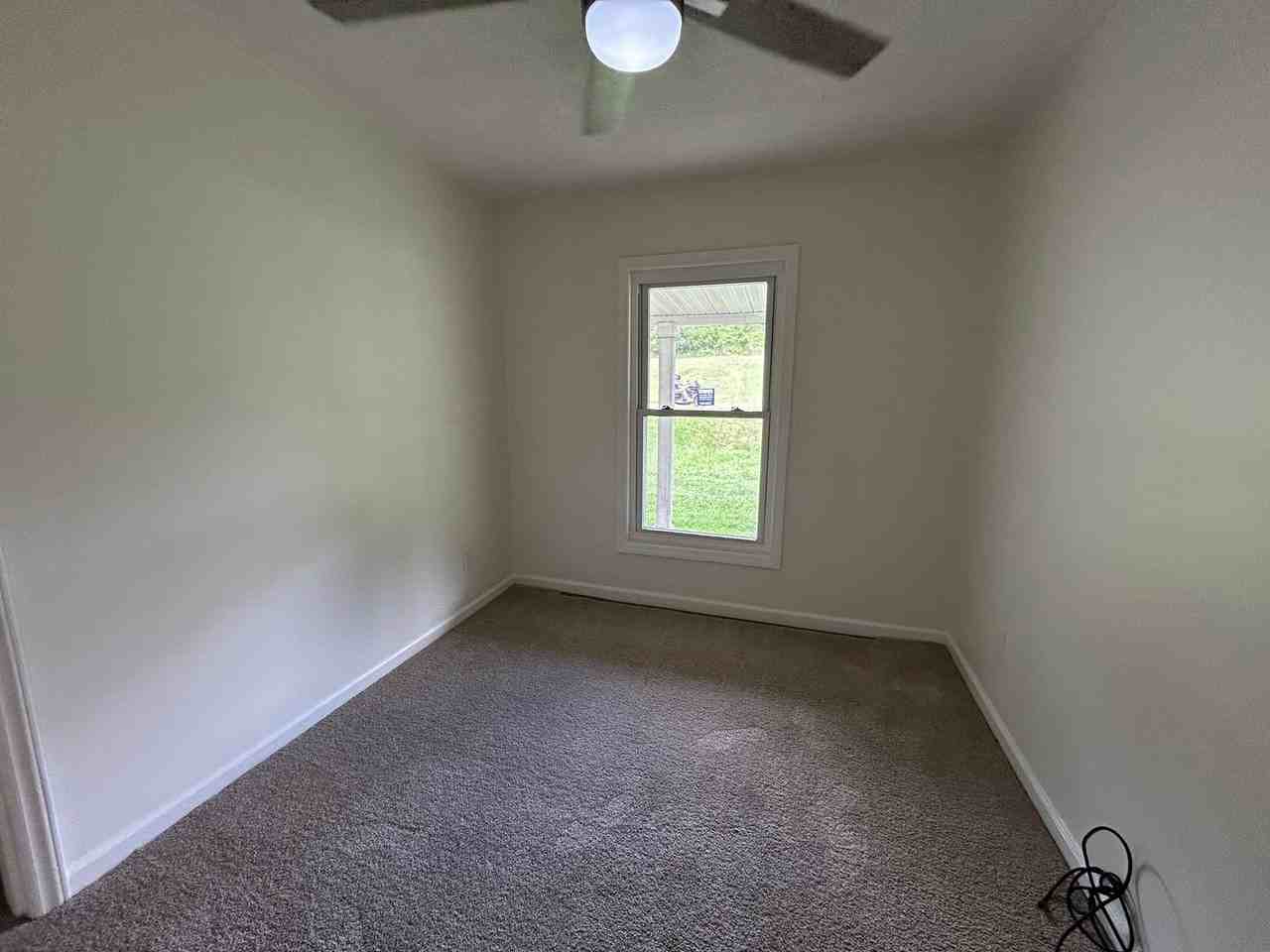 5986 Virginia Ave - Photo 7 of 9