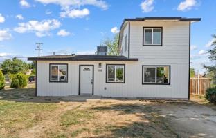 featured image of 1382 E Magnolia Way