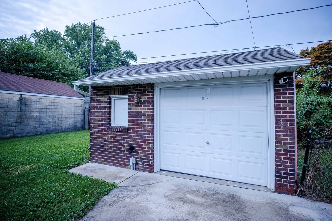 3416 Chestnut St - Photo 3 of 37