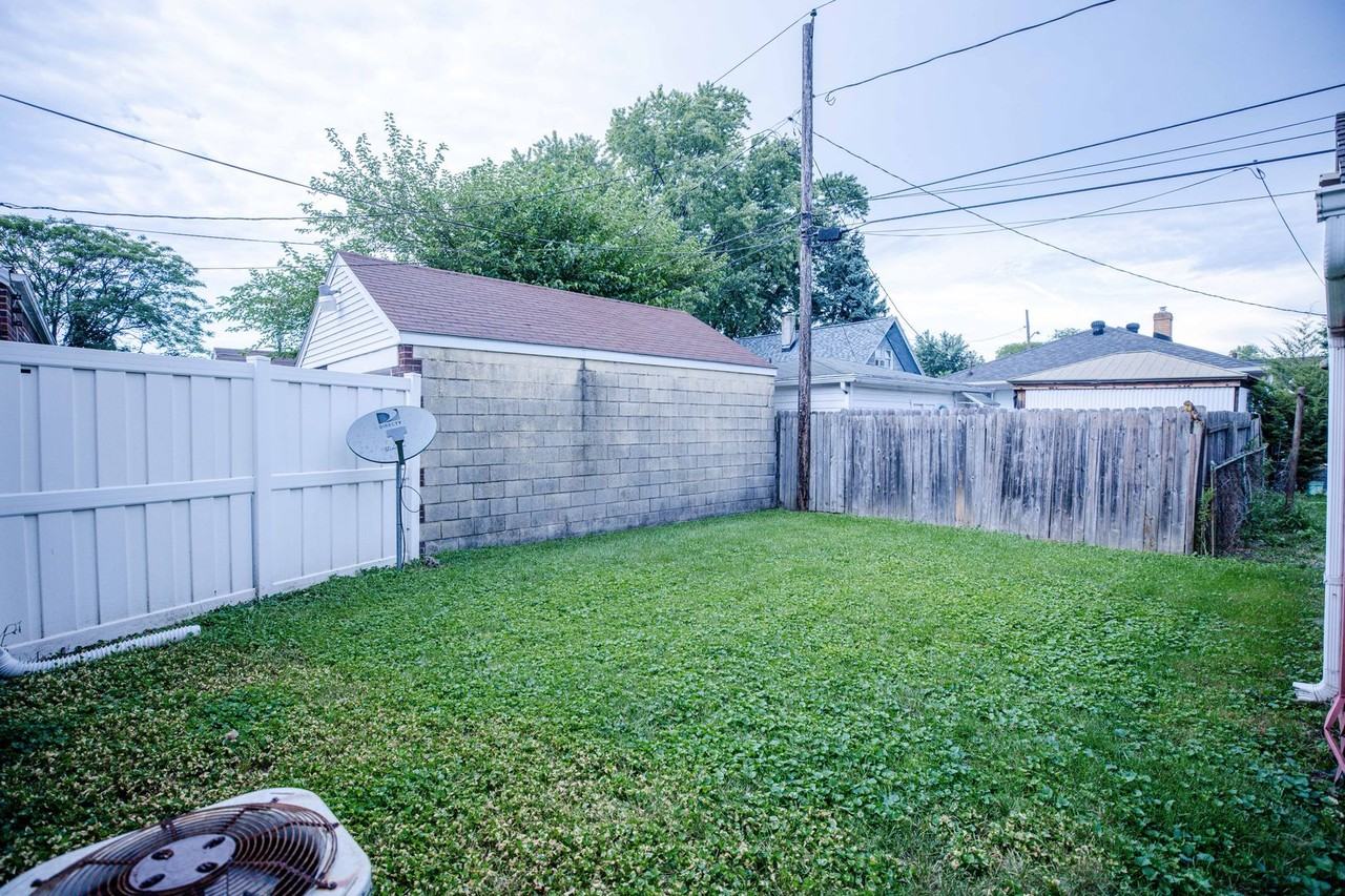 3416 Chestnut St - Photo 4 of 37