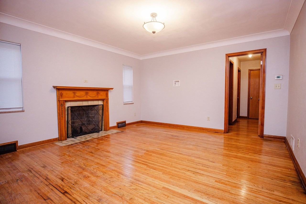 3416 Chestnut St - Photo 6 of 37