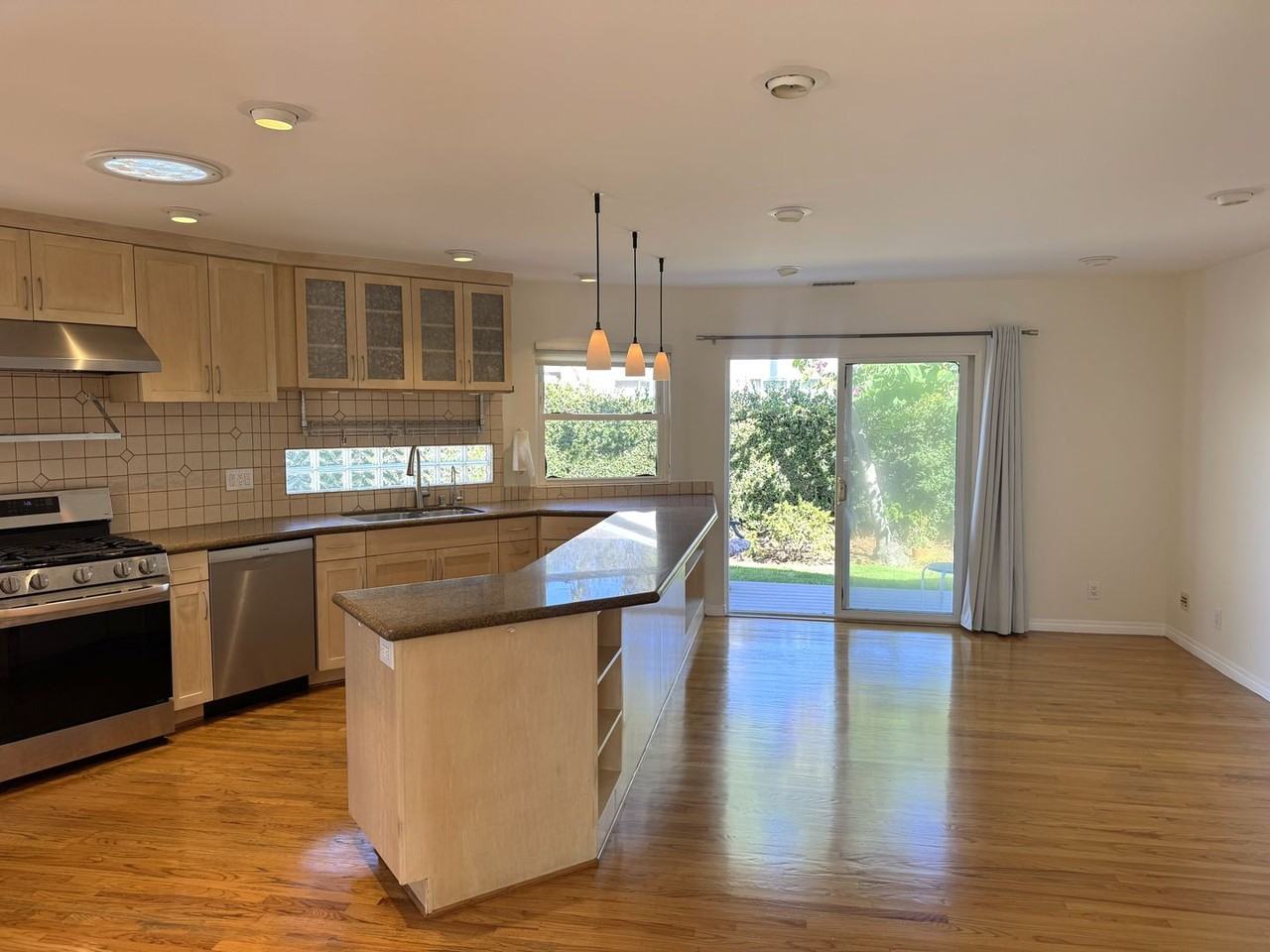 11216 Orville St - Photo 4 of 19
