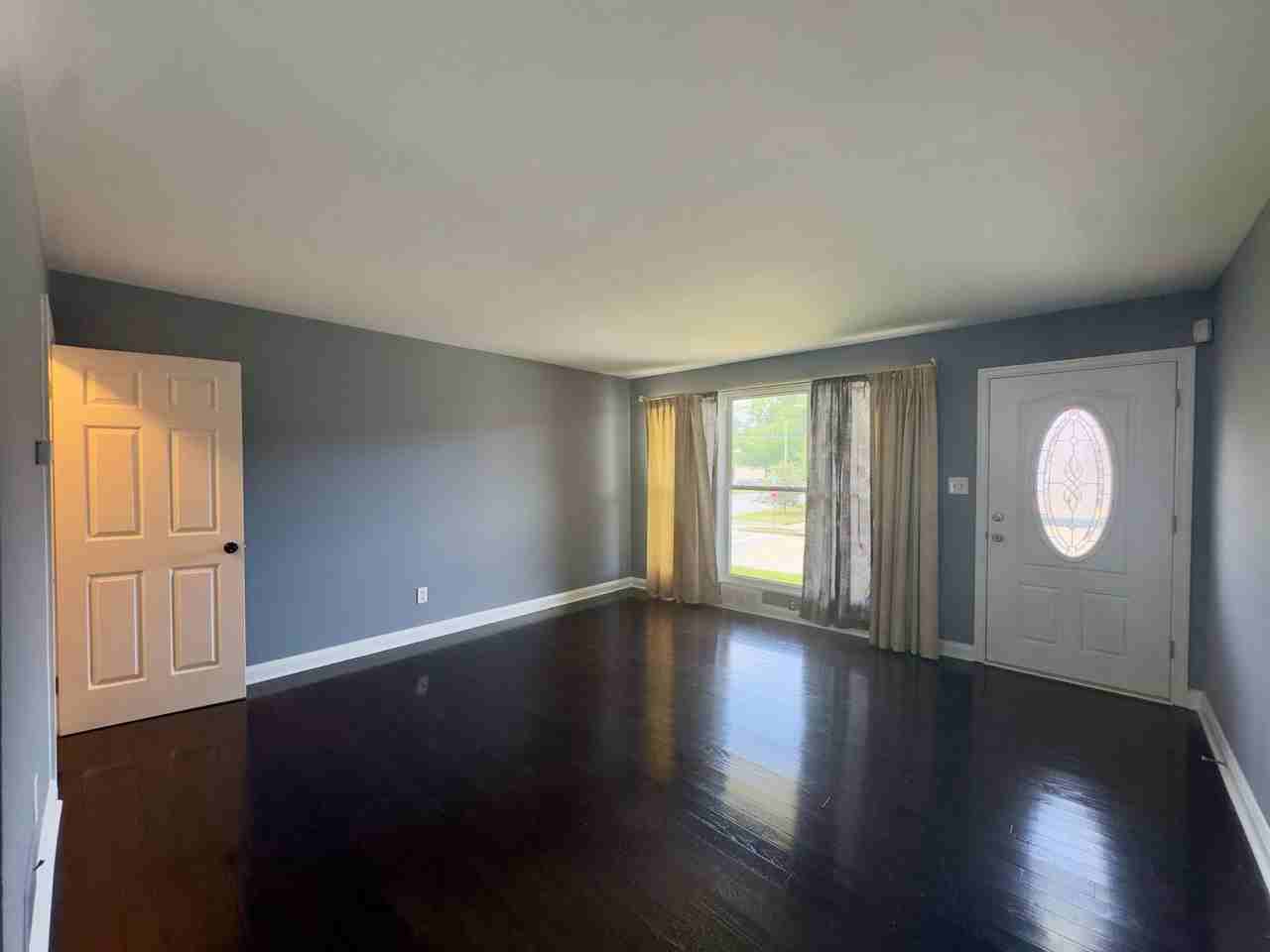 1251 S Grantley St - Photo 2 of 22